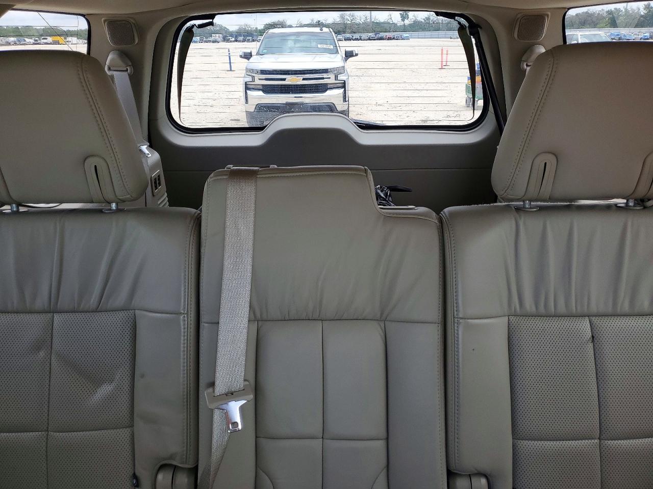 2014 LINCOLN NAVIGATOR photo 19