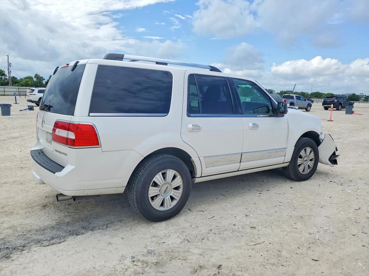 2014 LINCOLN NAVIGATOR photo 5