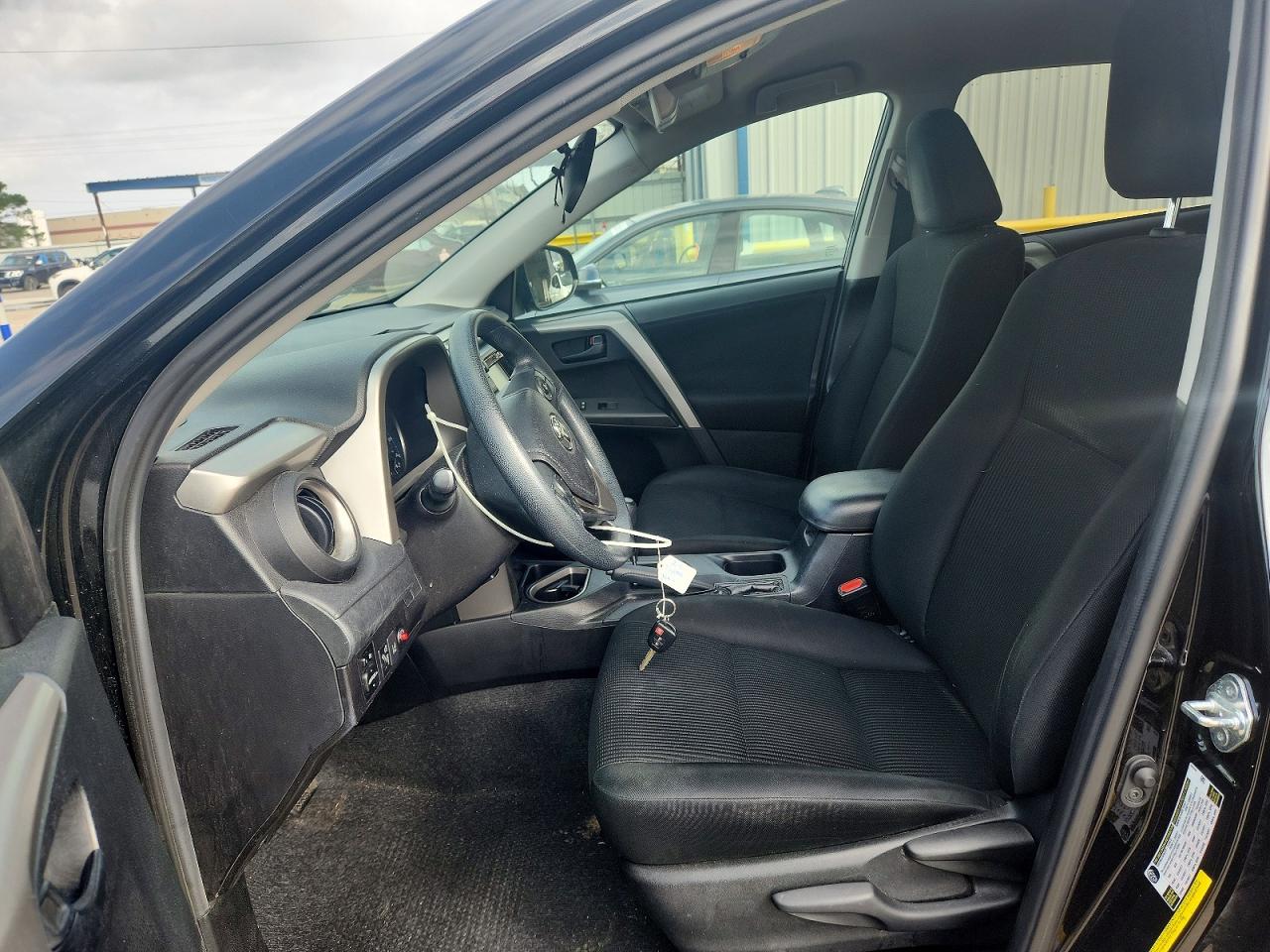 2018 TOYOTA RAV4 LE photo 7