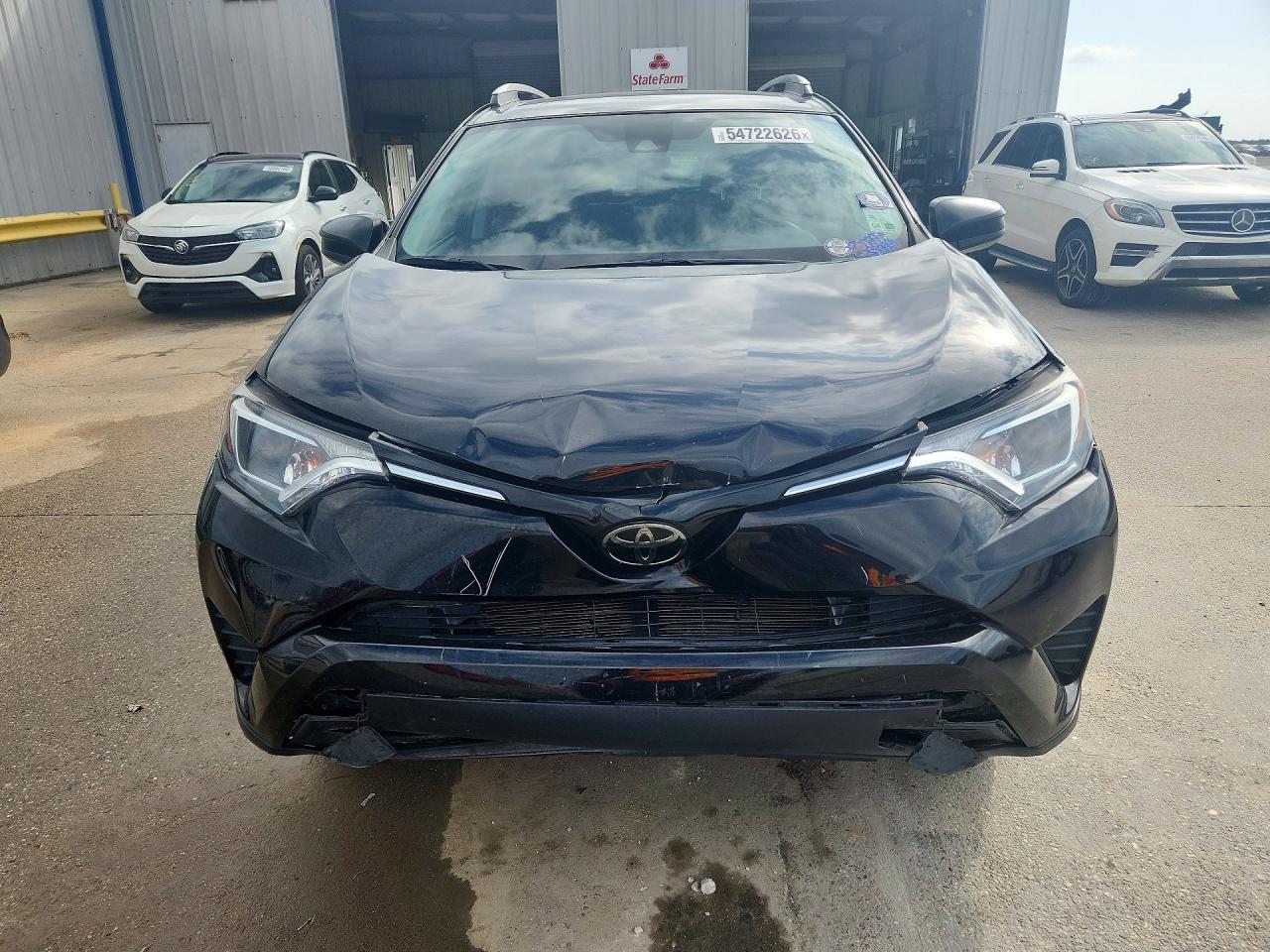 2018 TOYOTA RAV4 LE photo 5