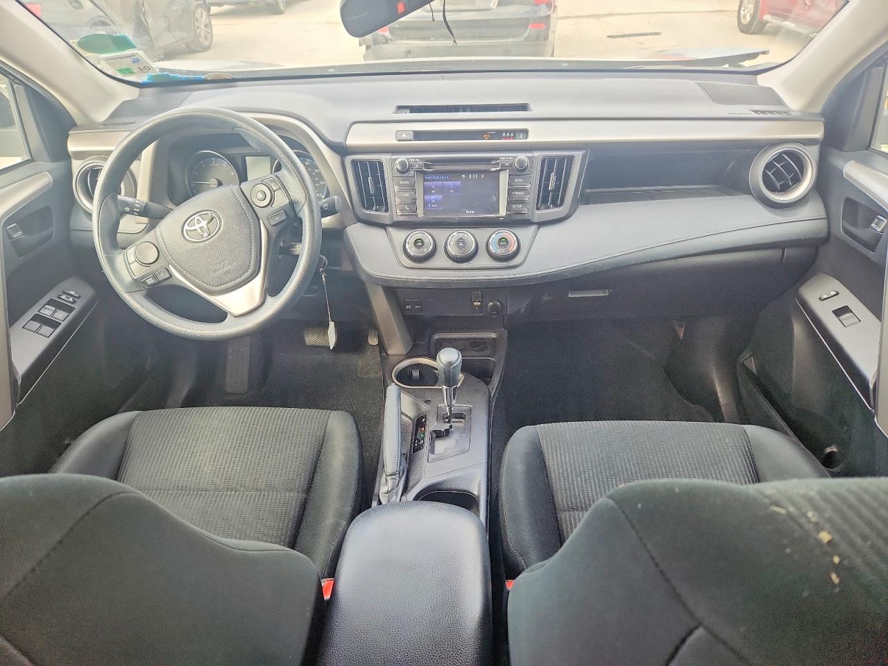 2018 TOYOTA RAV4 LE photo 8