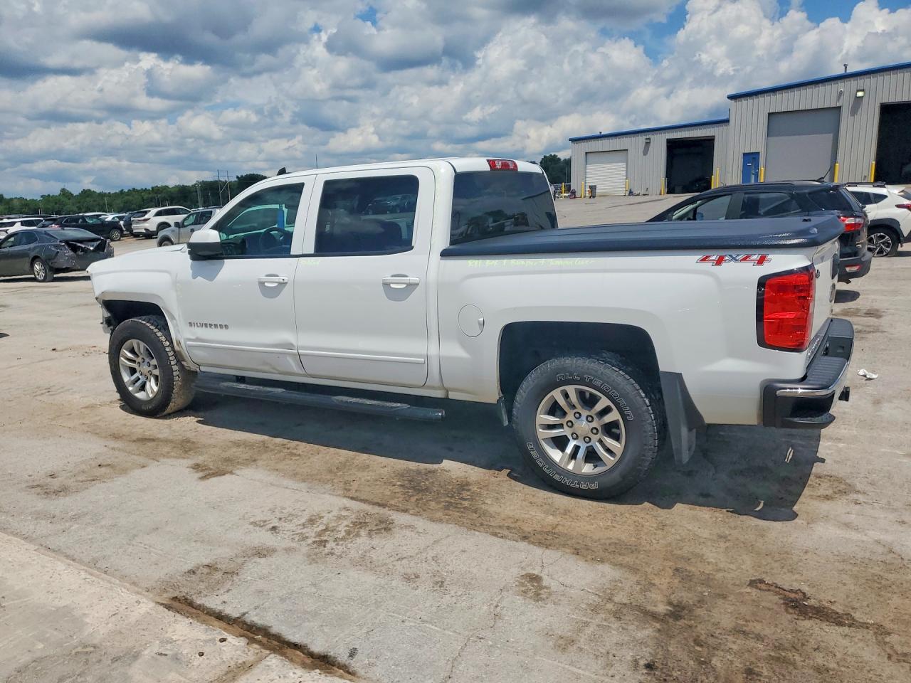 2015 CHEVROLET SILVERADO K1500 LT photo 3