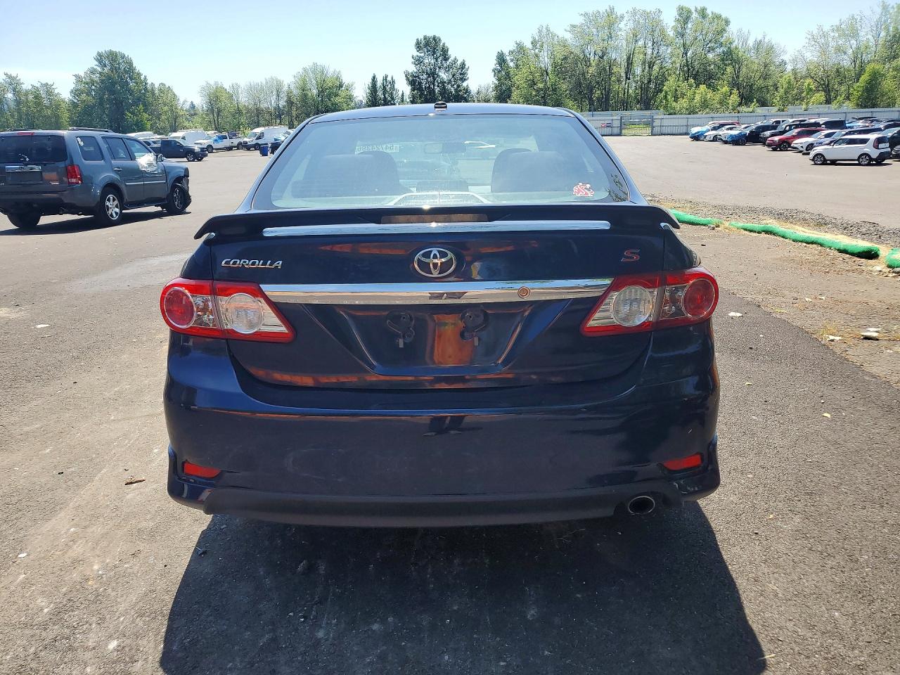 2013 TOYOTA COROLLA S photo 6