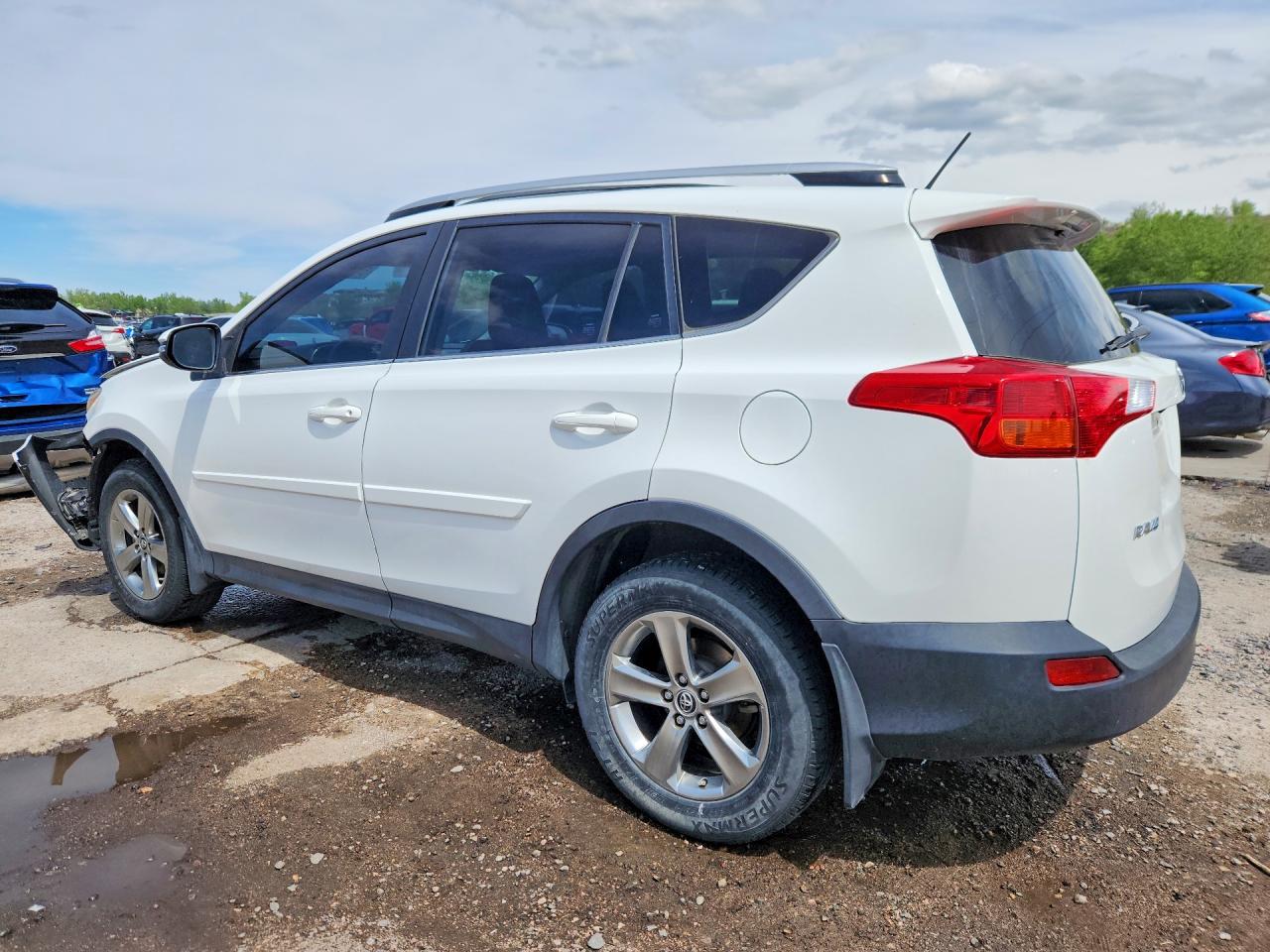 2015 TOYOTA RAV4 XLE photo 3