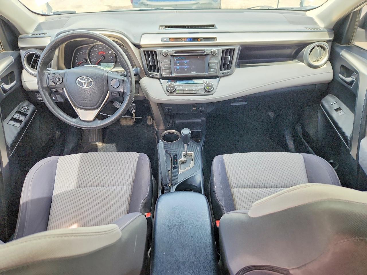 2015 TOYOTA RAV4 XLE photo 15