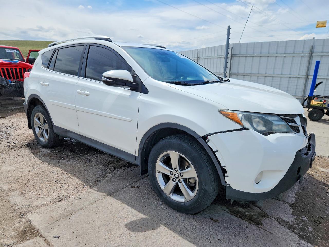 2015 TOYOTA RAV4 XLE photo 7