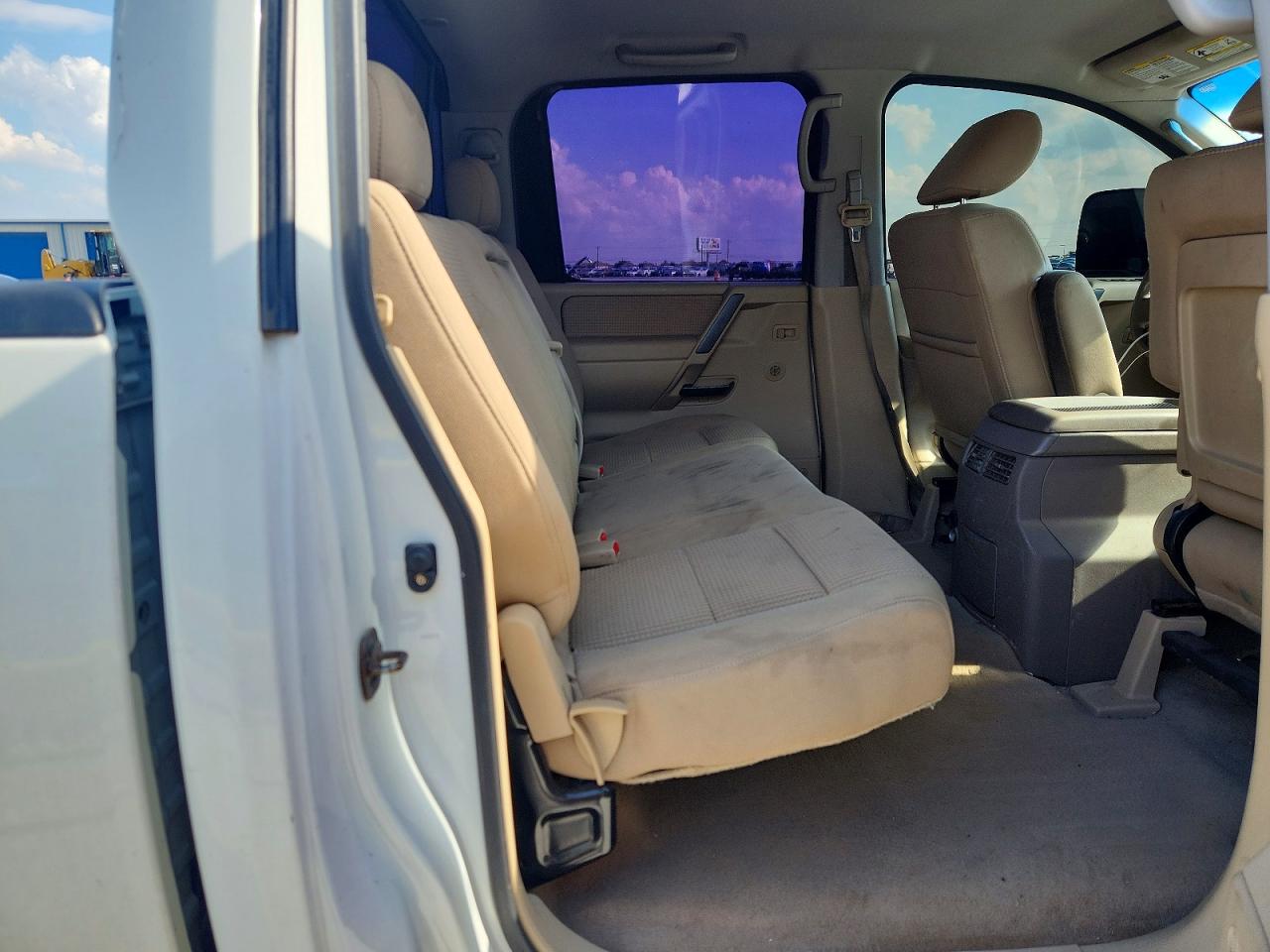 2011 NISSAN TITAN SV photo 28