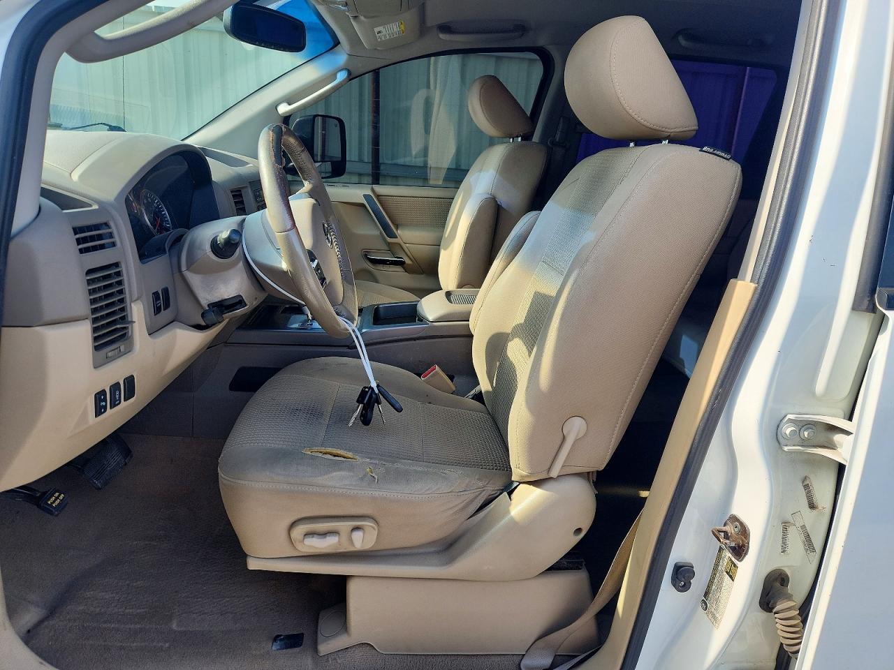 2011 NISSAN TITAN SV photo 19