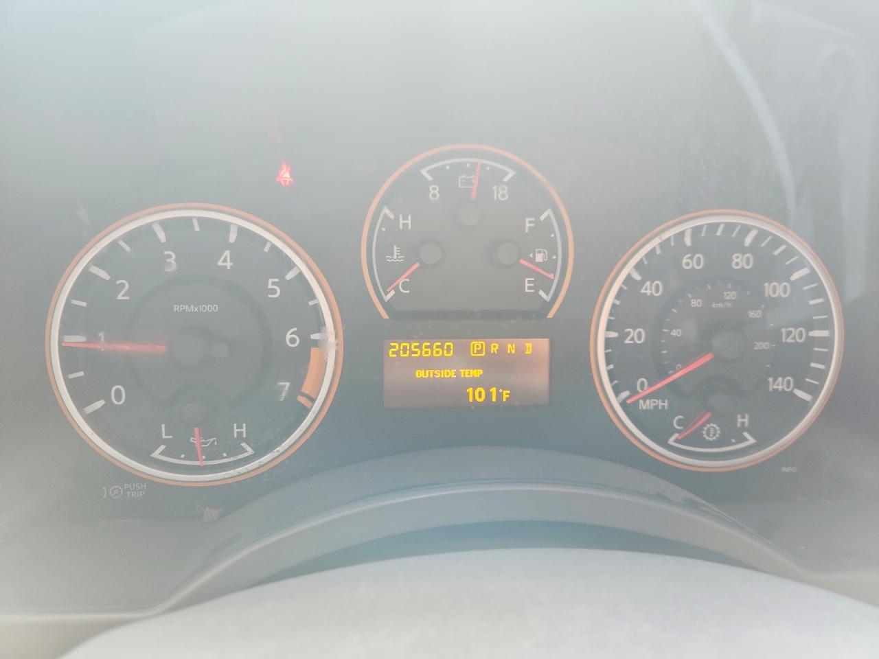 2011 NISSAN TITAN SV photo 25