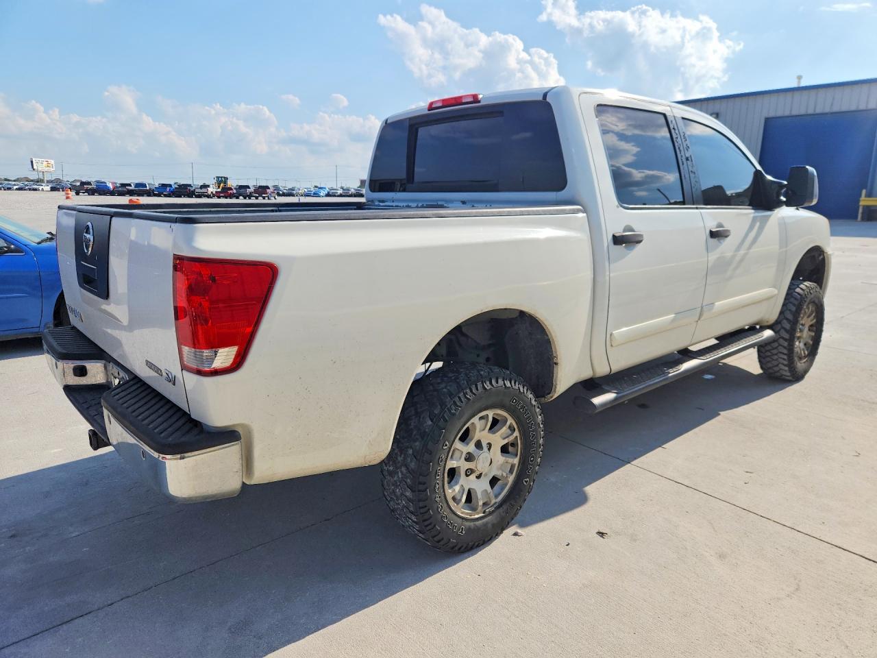 2011 NISSAN TITAN SV photo 7