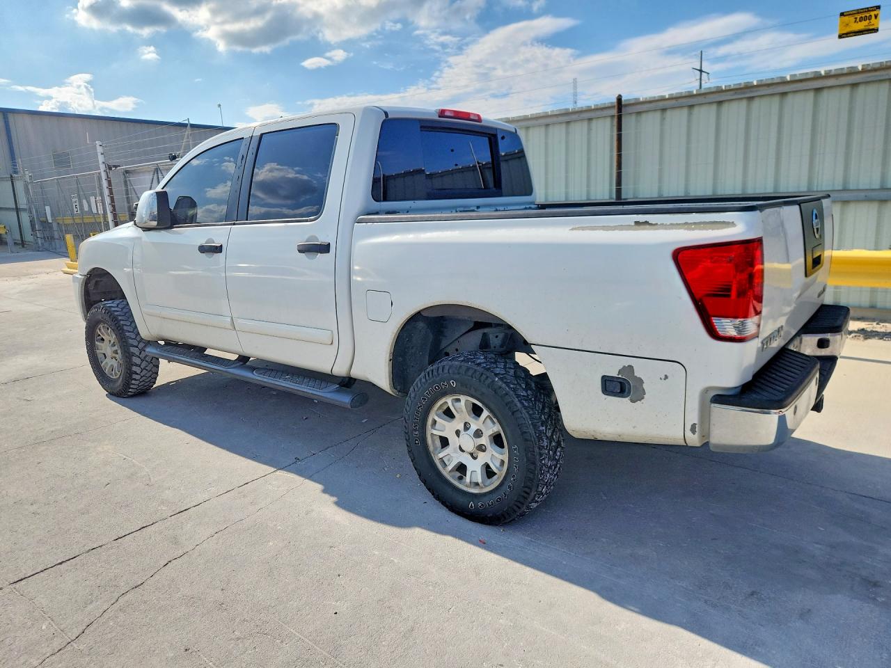 2011 NISSAN TITAN SV photo 4