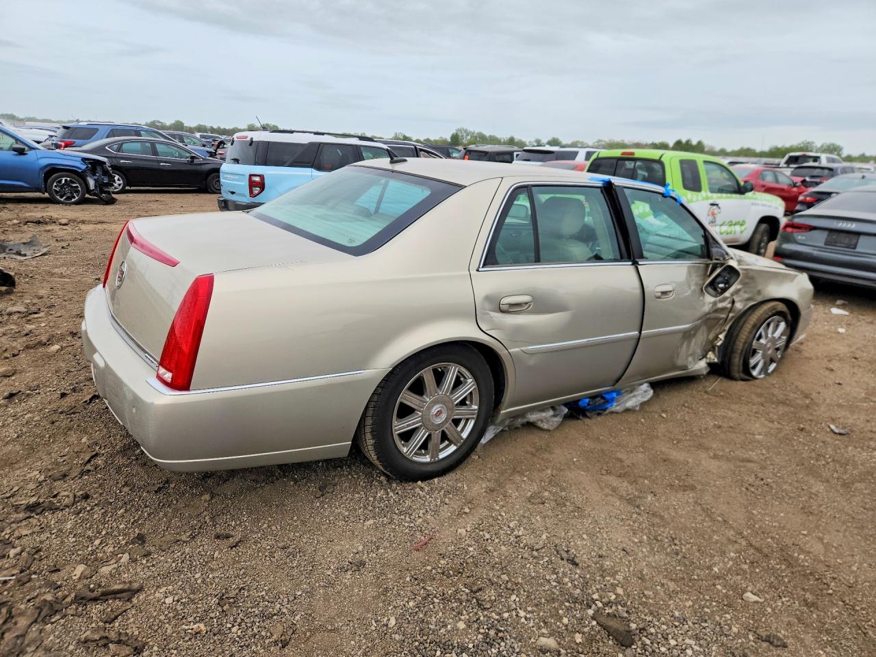 2008 CADILLAC DTS photo 3