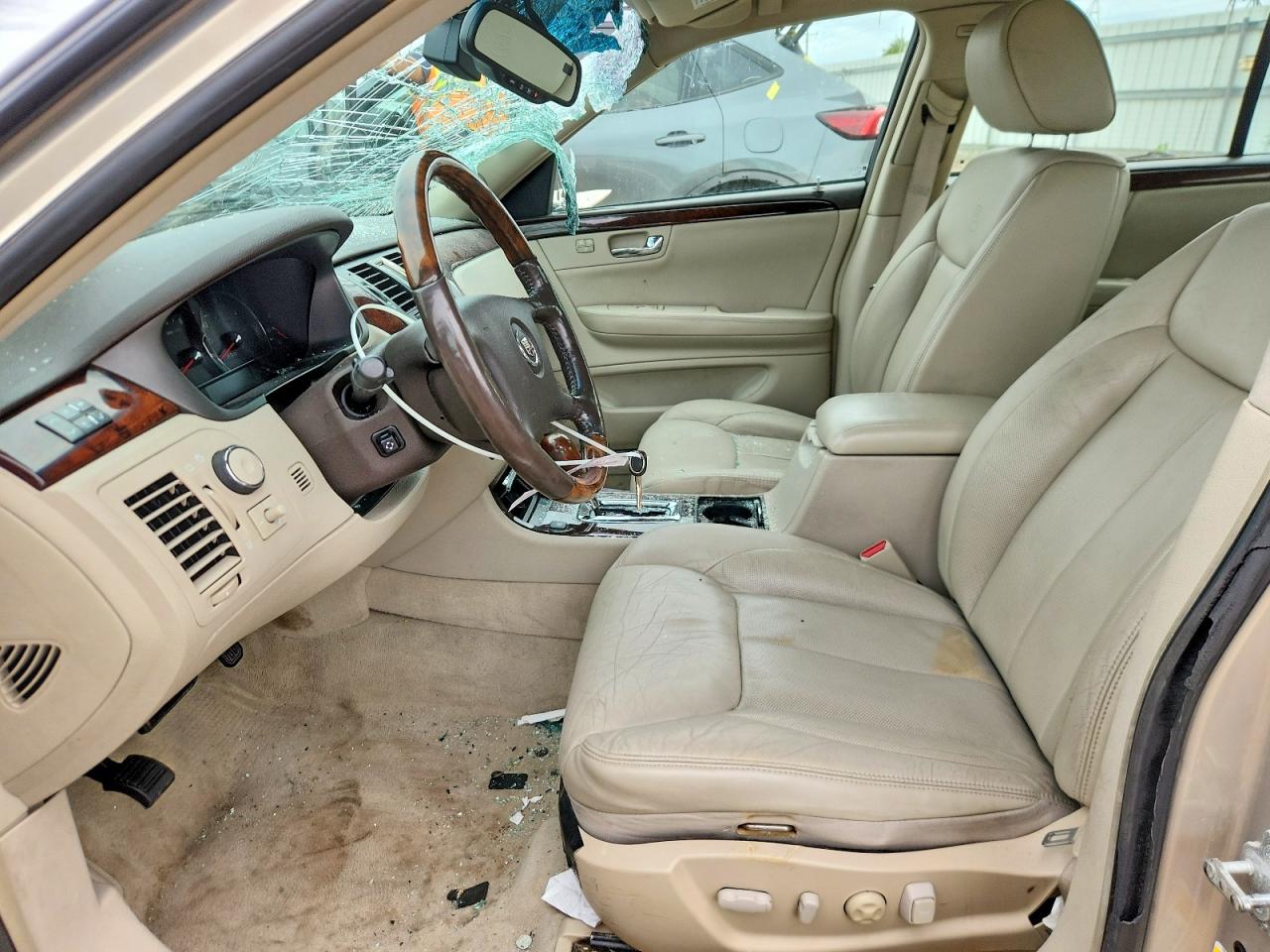 2008 CADILLAC DTS photo 7
