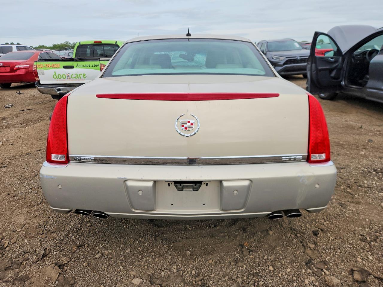 2008 CADILLAC DTS photo 6