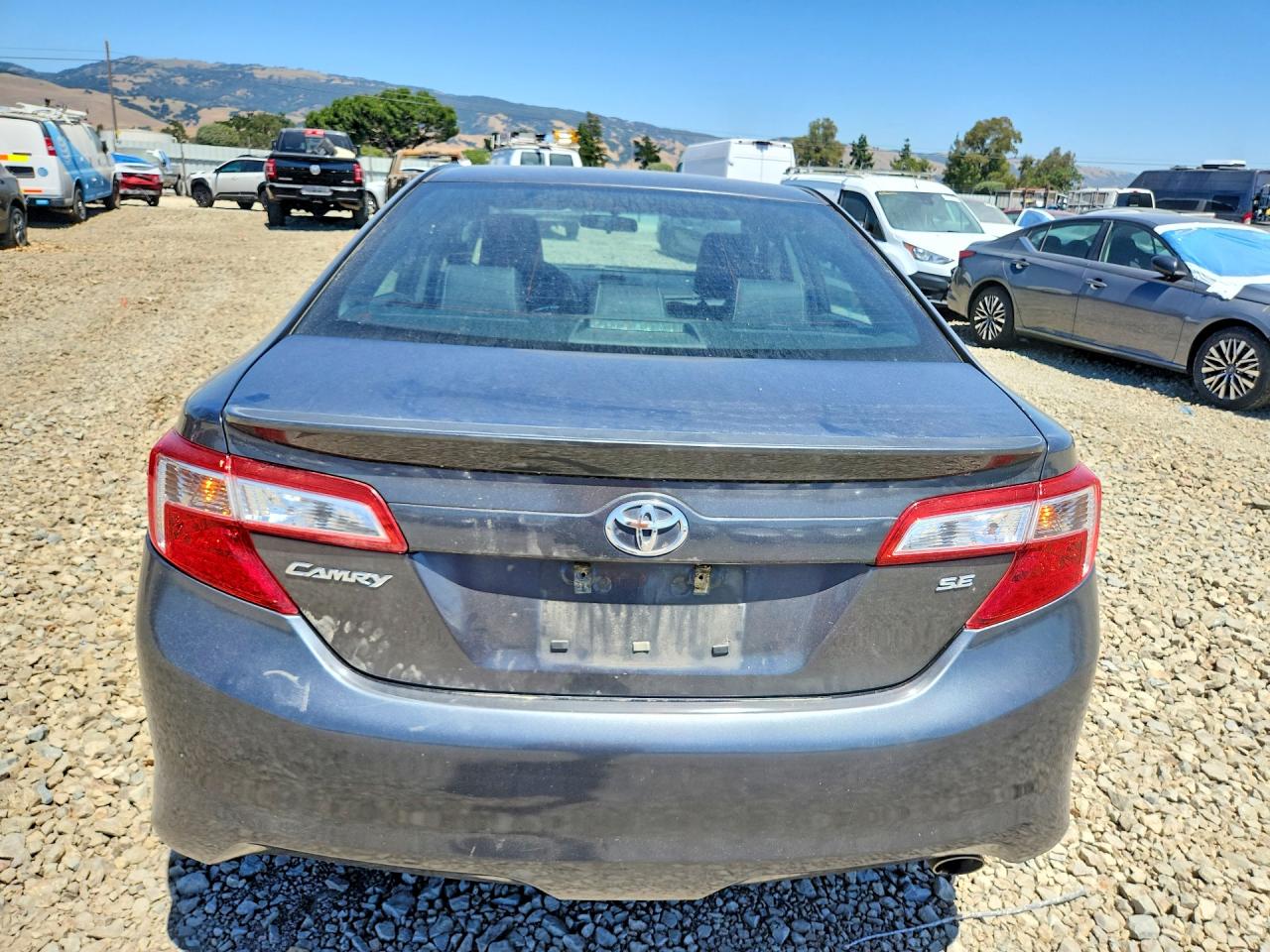 2014 TOYOTA CAMRY SE photo 6