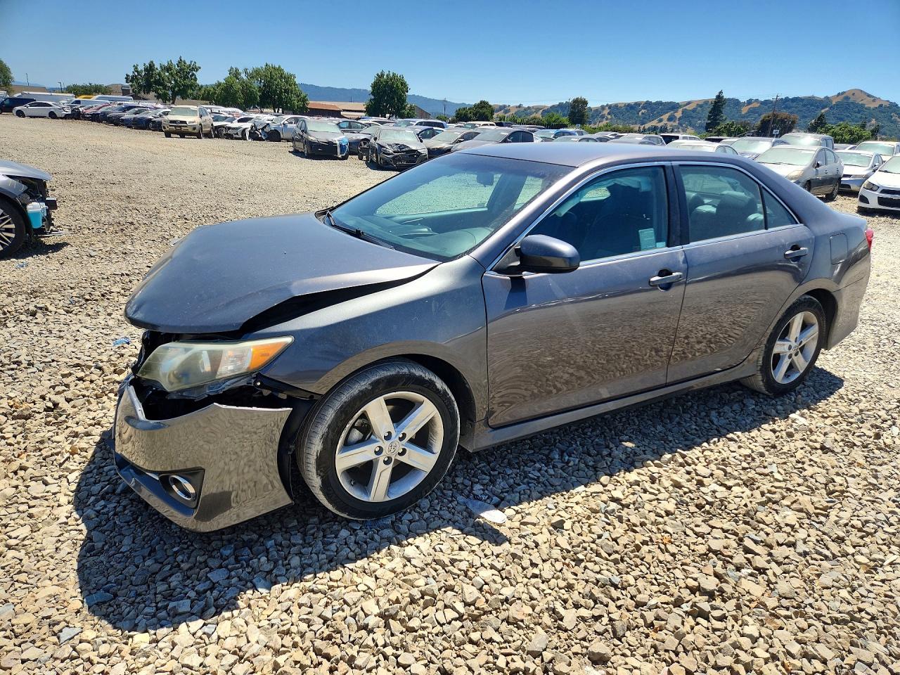 2014 TOYOTA CAMRY