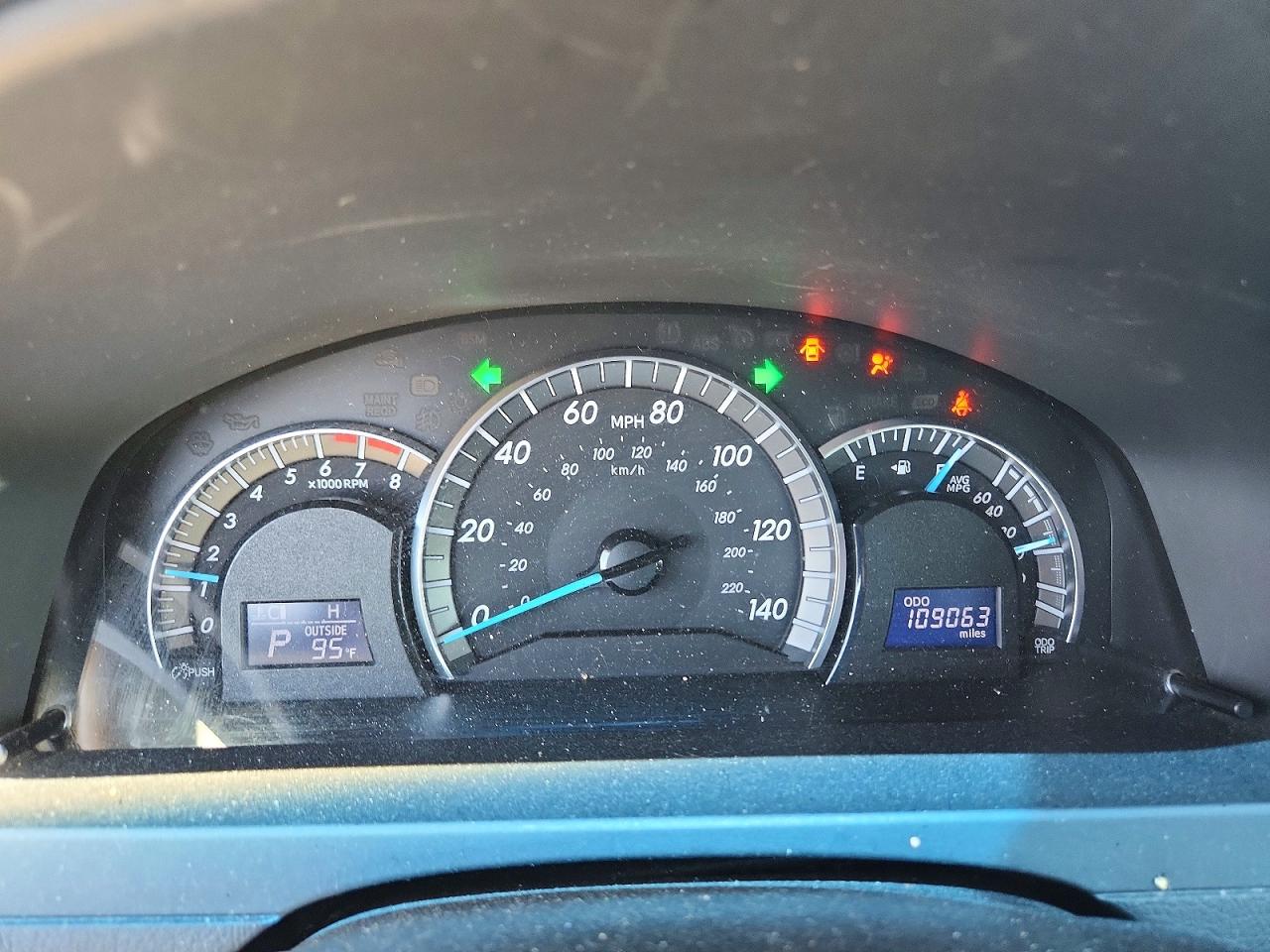 2014 TOYOTA CAMRY SE photo 9