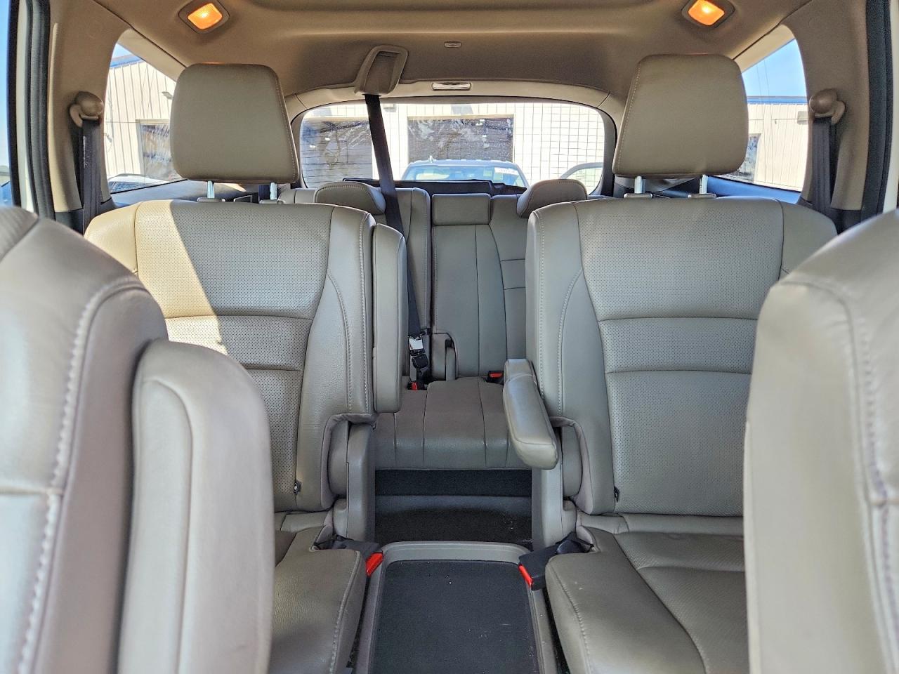 2016 HONDA PILOT ELITE photo 19
