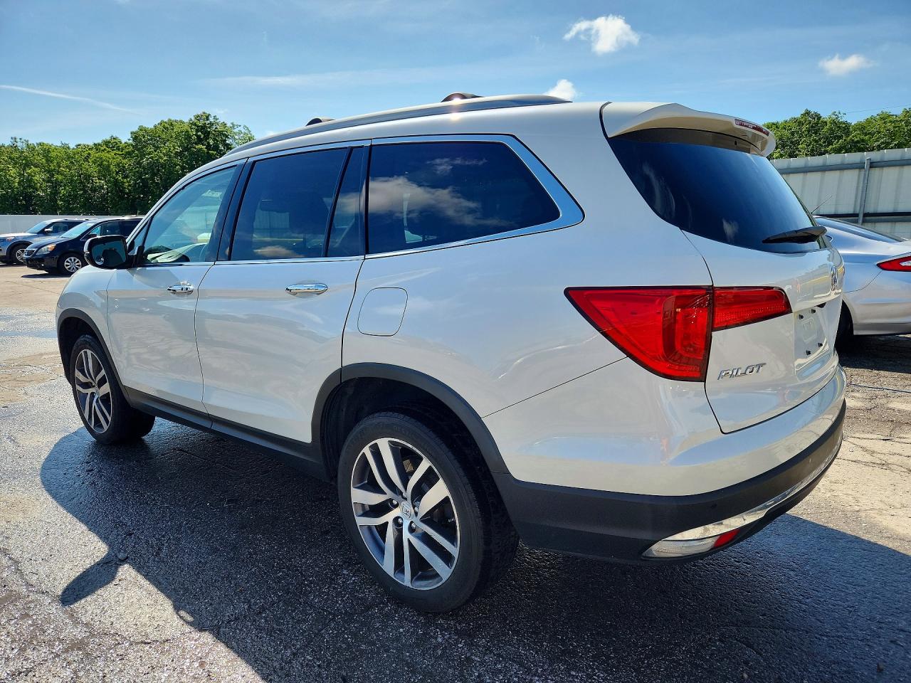 2016 HONDA PILOT ELITE photo 3
