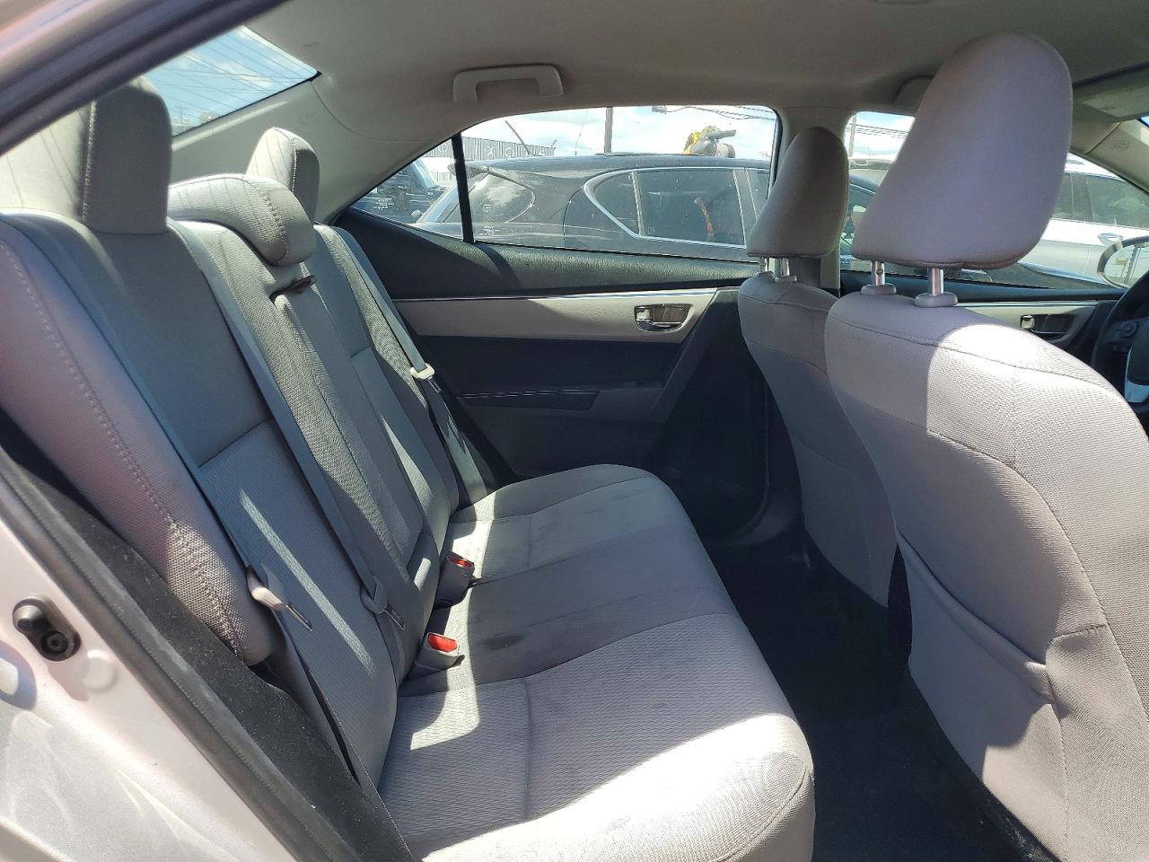 2016 TOYOTA COROLLA LE photo 19