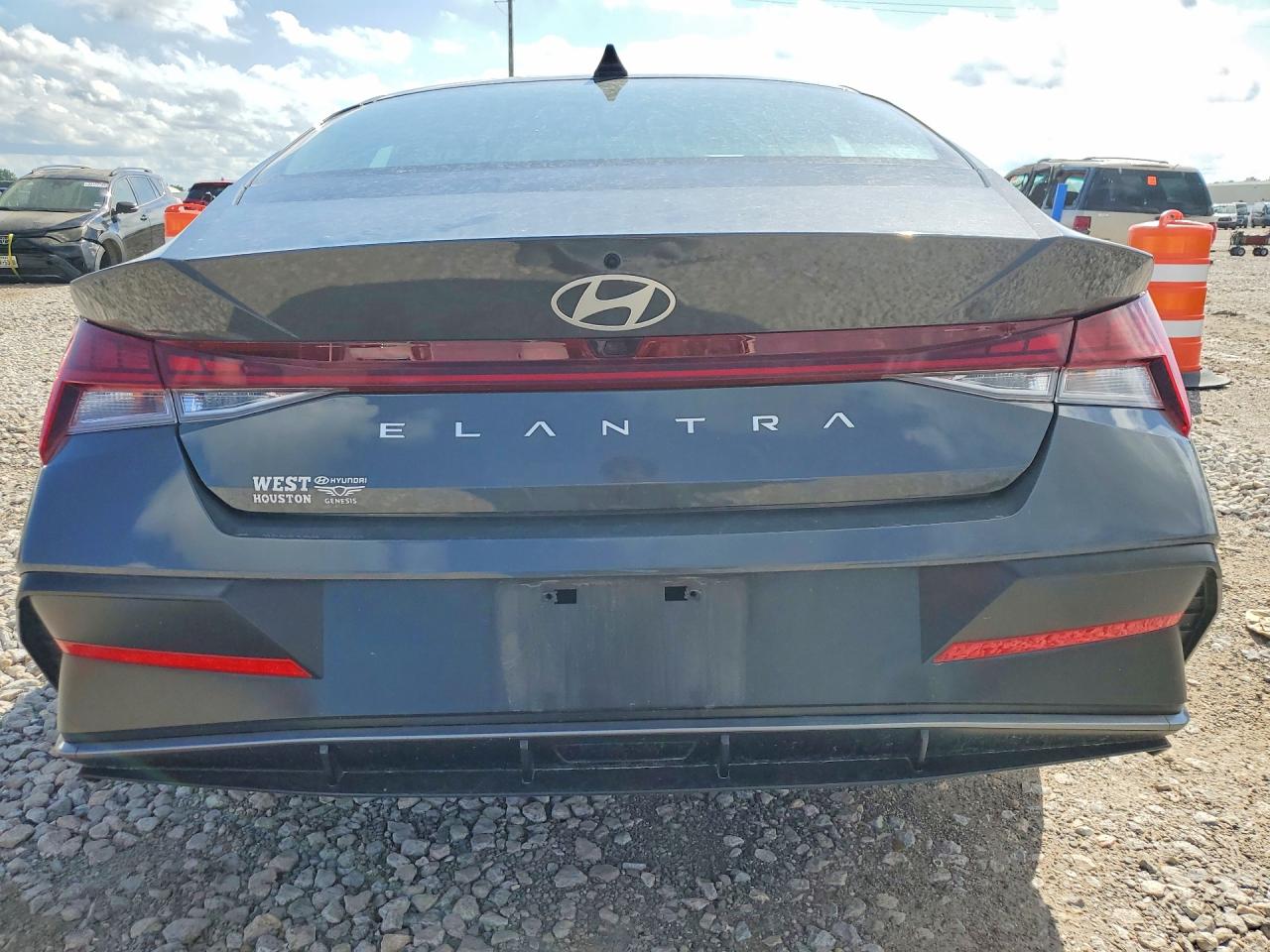 2024 HYUNDAI ELANTRA SEL photo 11