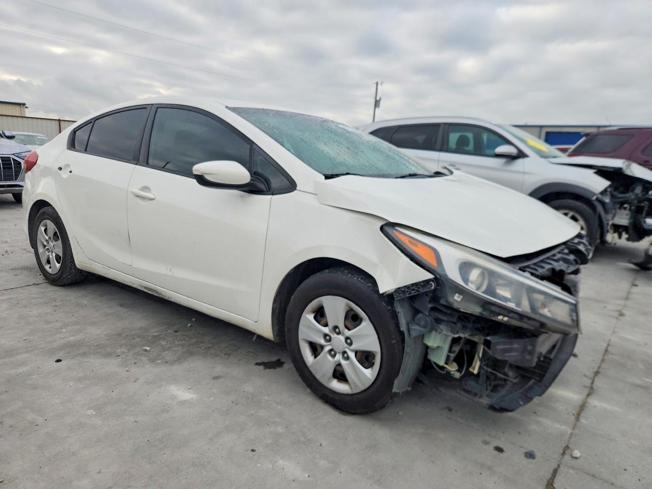 2017 KIA FORTE LX photo 7