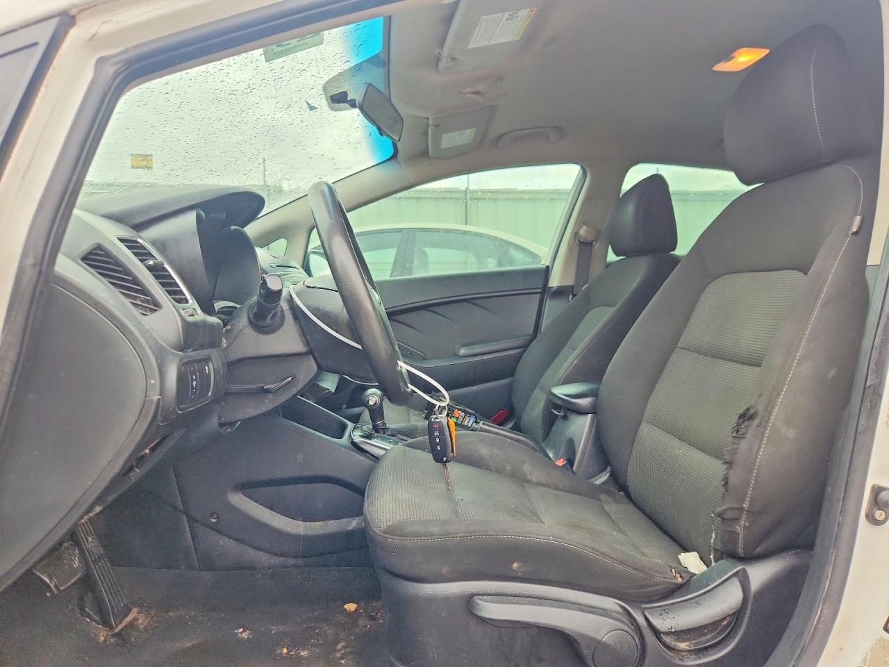 2017 KIA FORTE LX photo 13