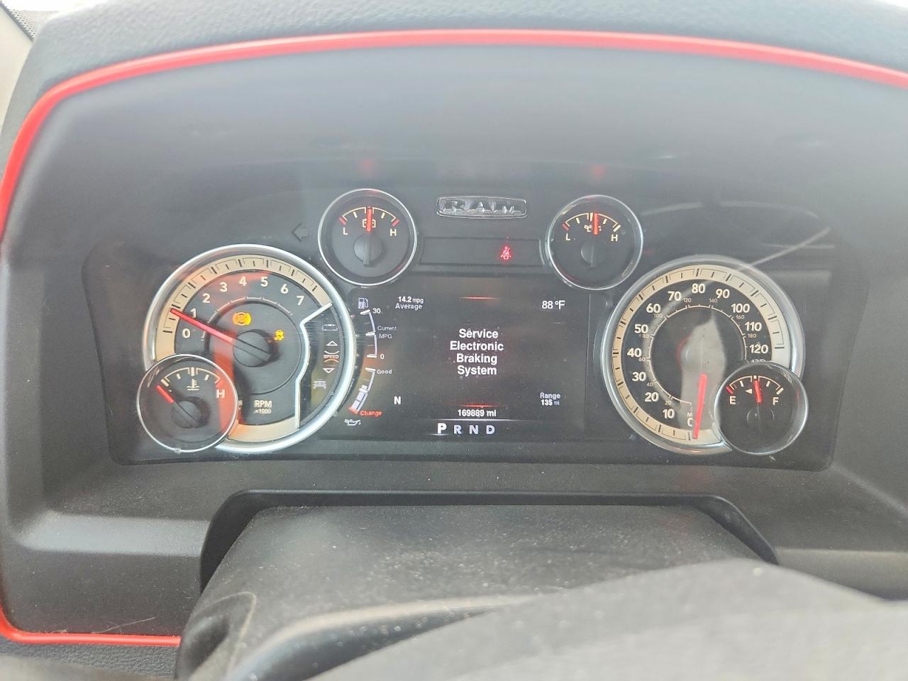 2016 RAM 1500 SLT photo 17