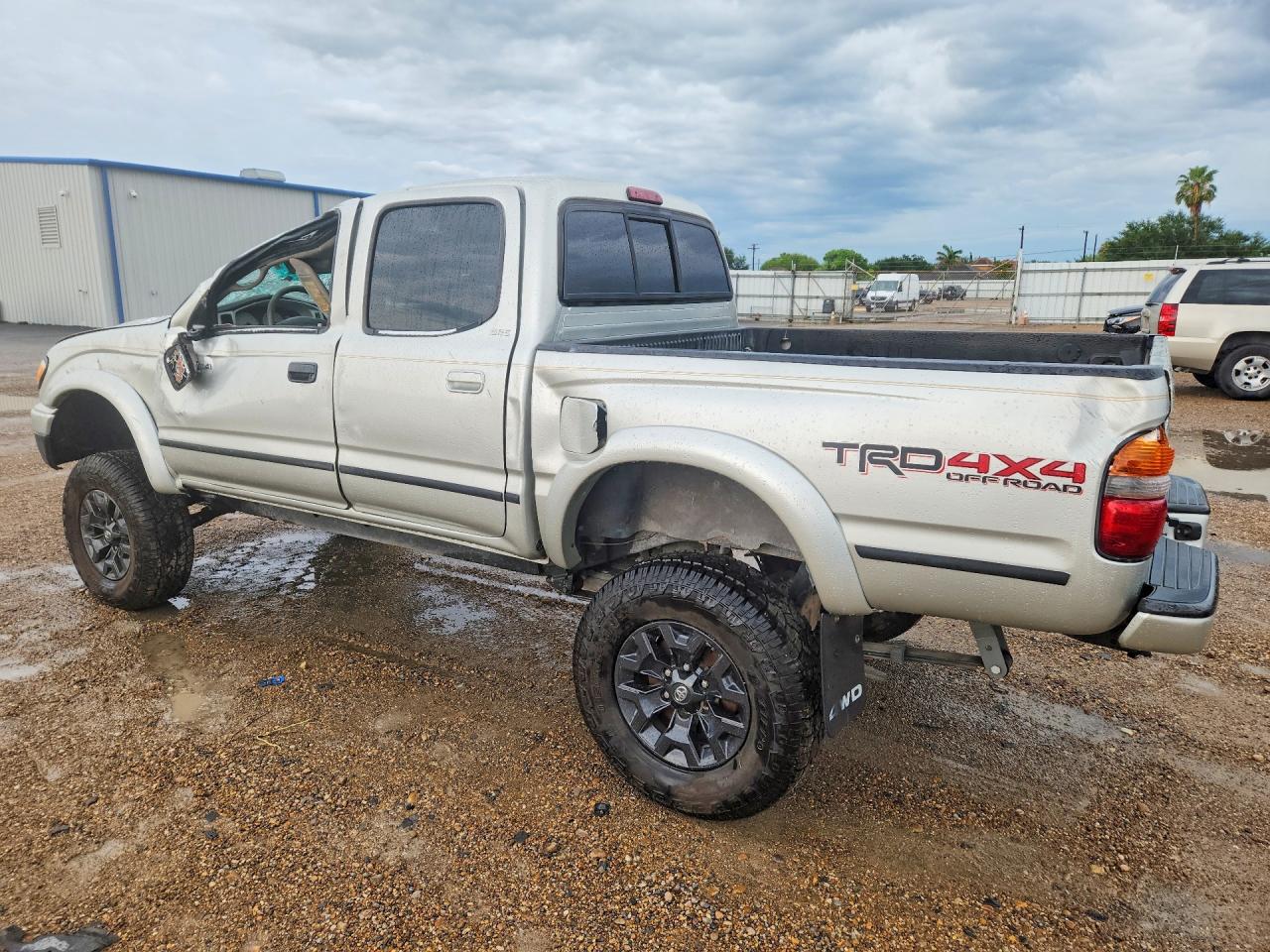2002 TOYOTA TACOMA DOUBLE CAB photo 3