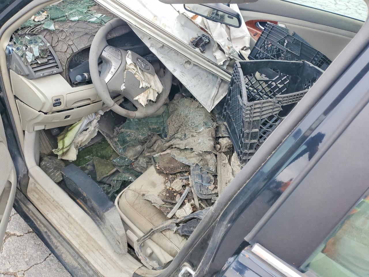 2011 TOYOTA CAMRY XLE V6 photo 8