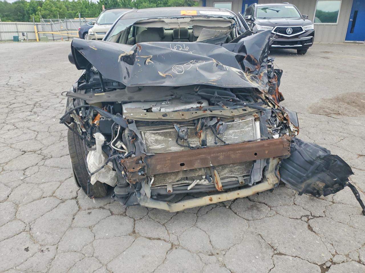 2011 TOYOTA CAMRY XLE V6 photo 5