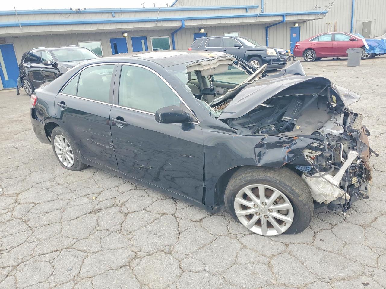 2011 TOYOTA CAMRY XLE V6 photo 4
