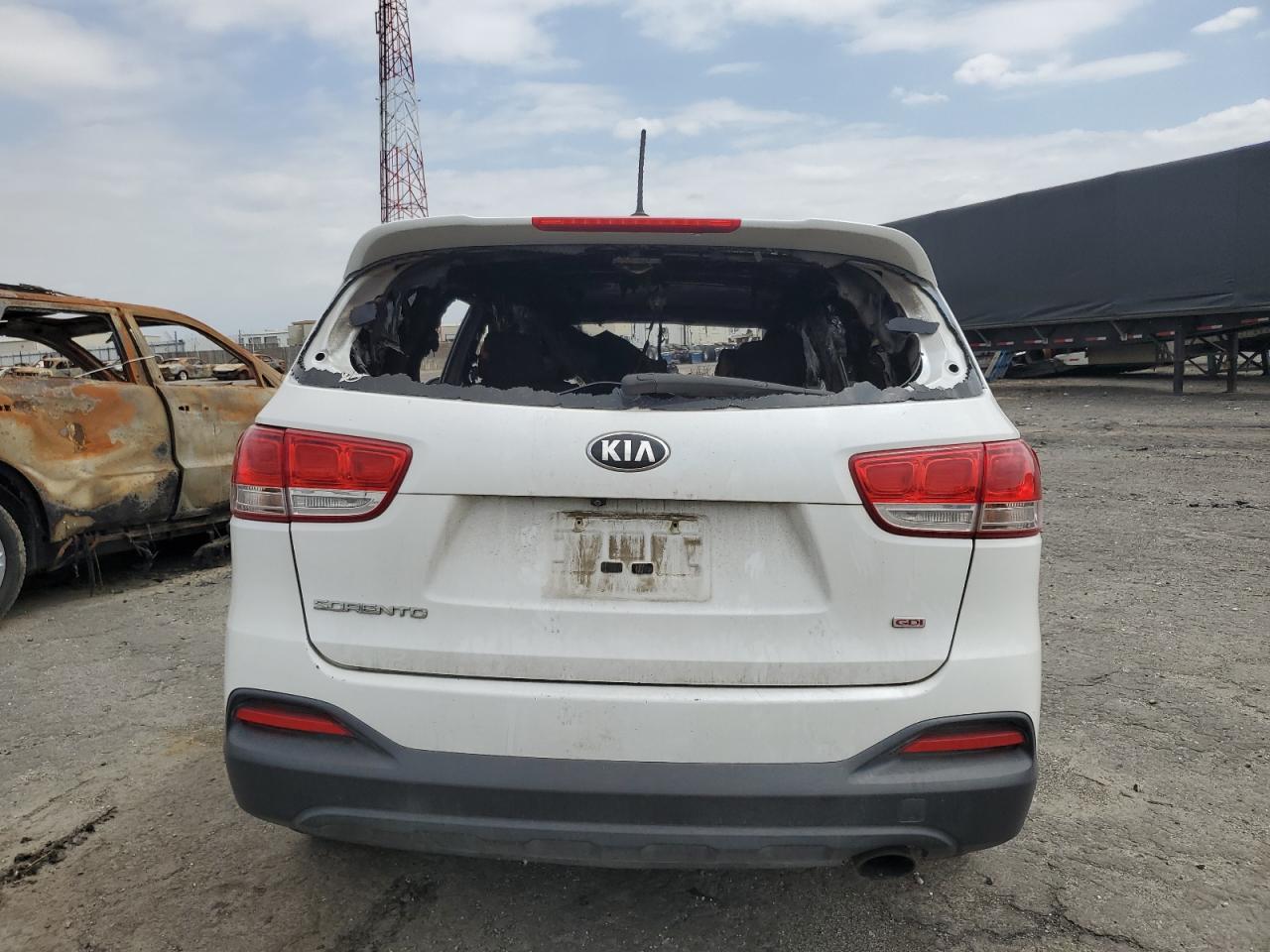 2016 KIA SORENTO LX photo 11