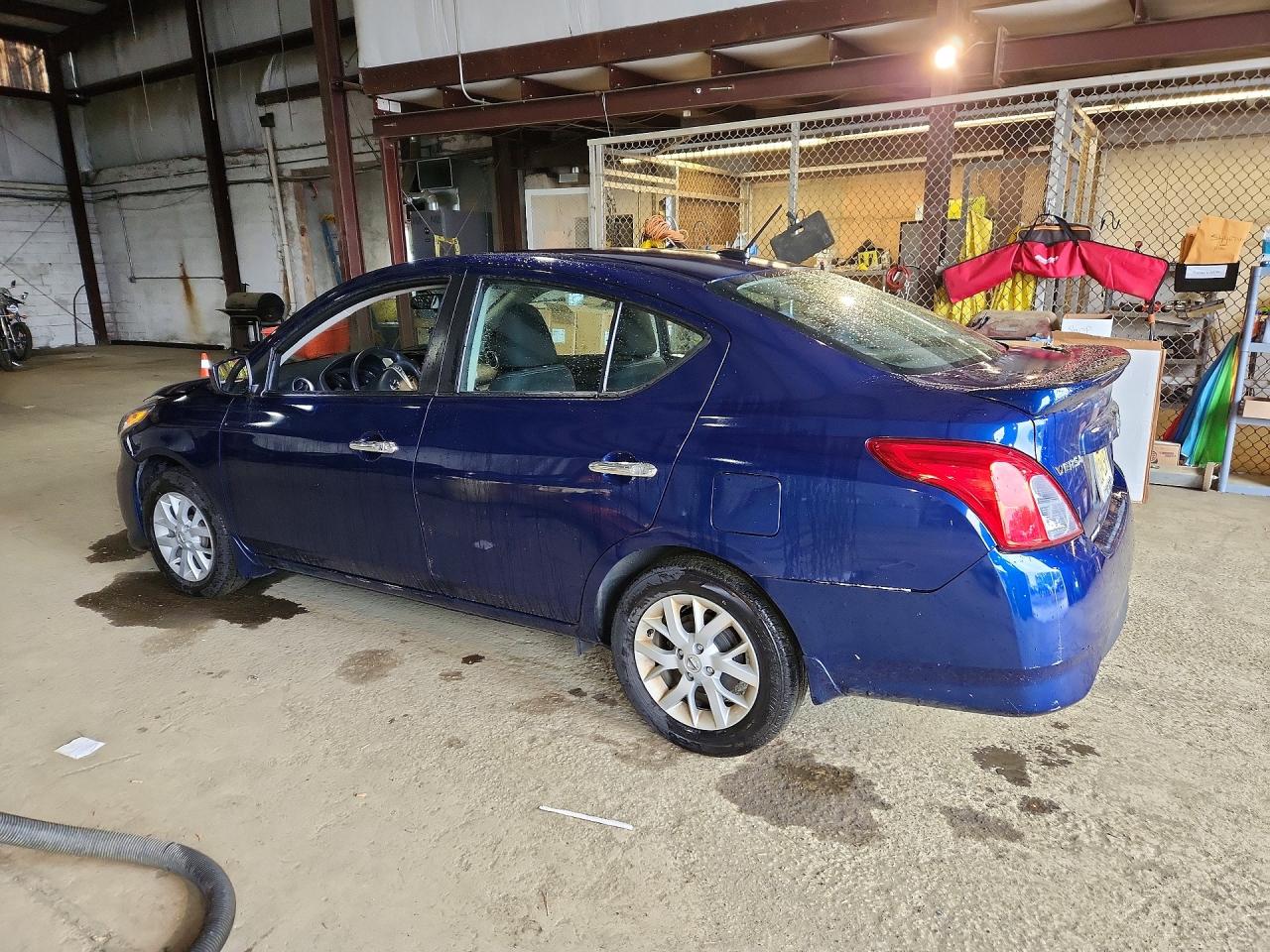 2019 NISSAN VERSA SV photo 4