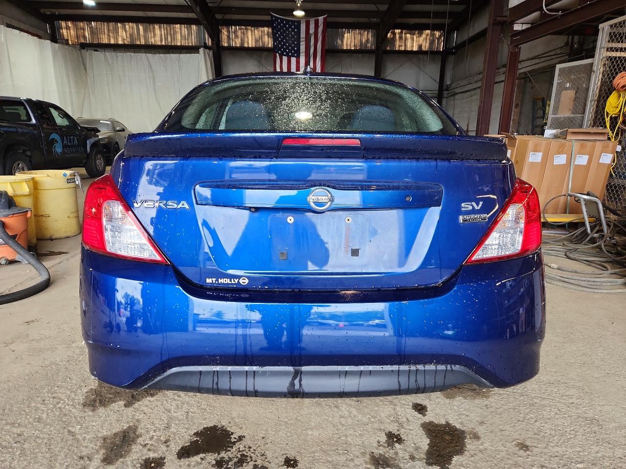 2019 NISSAN VERSA SV photo 16