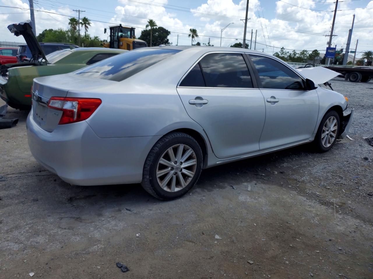 2012 TOYOTA CAMRY XLE photo 5