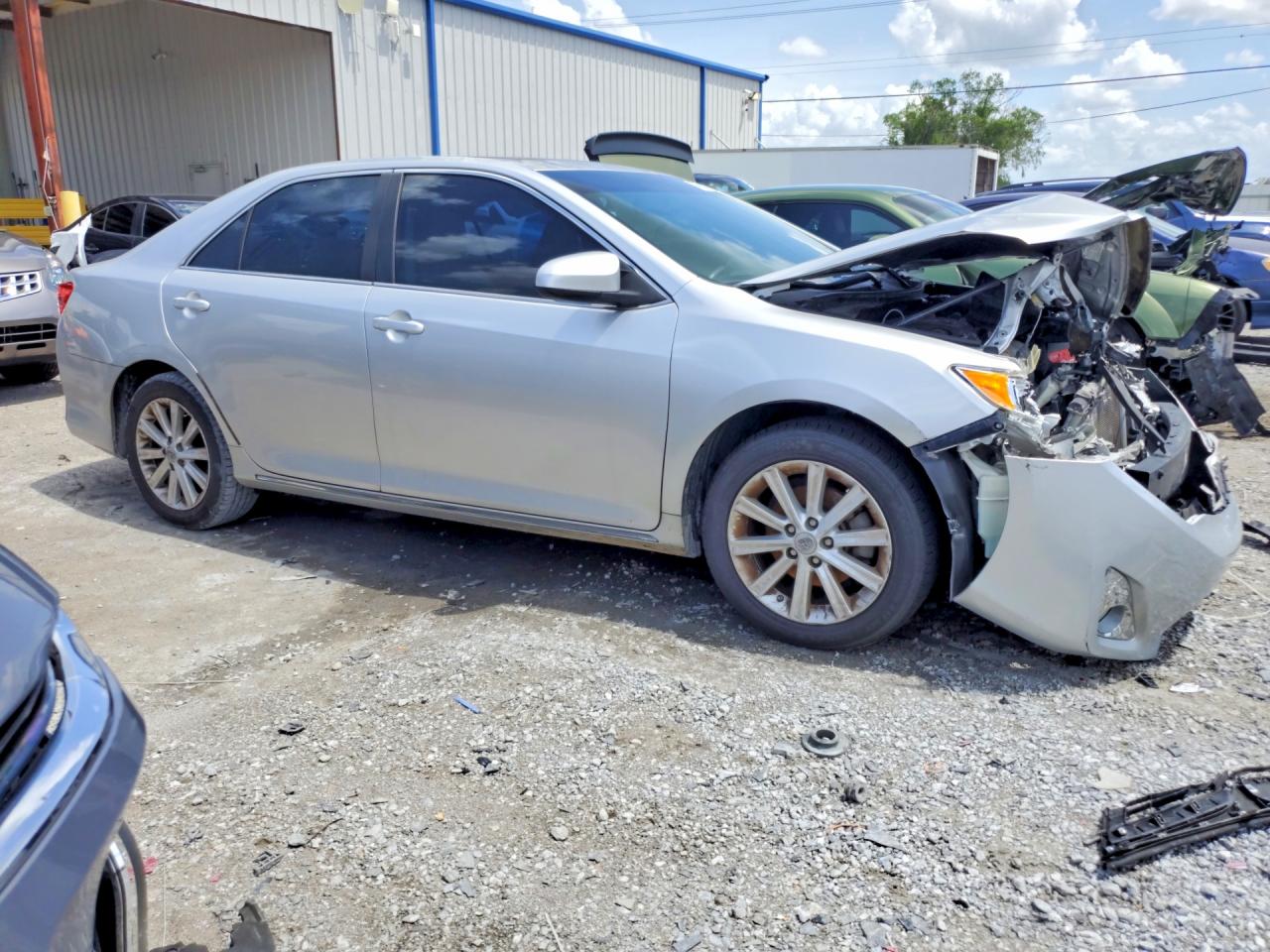 2012 TOYOTA CAMRY XLE photo 7