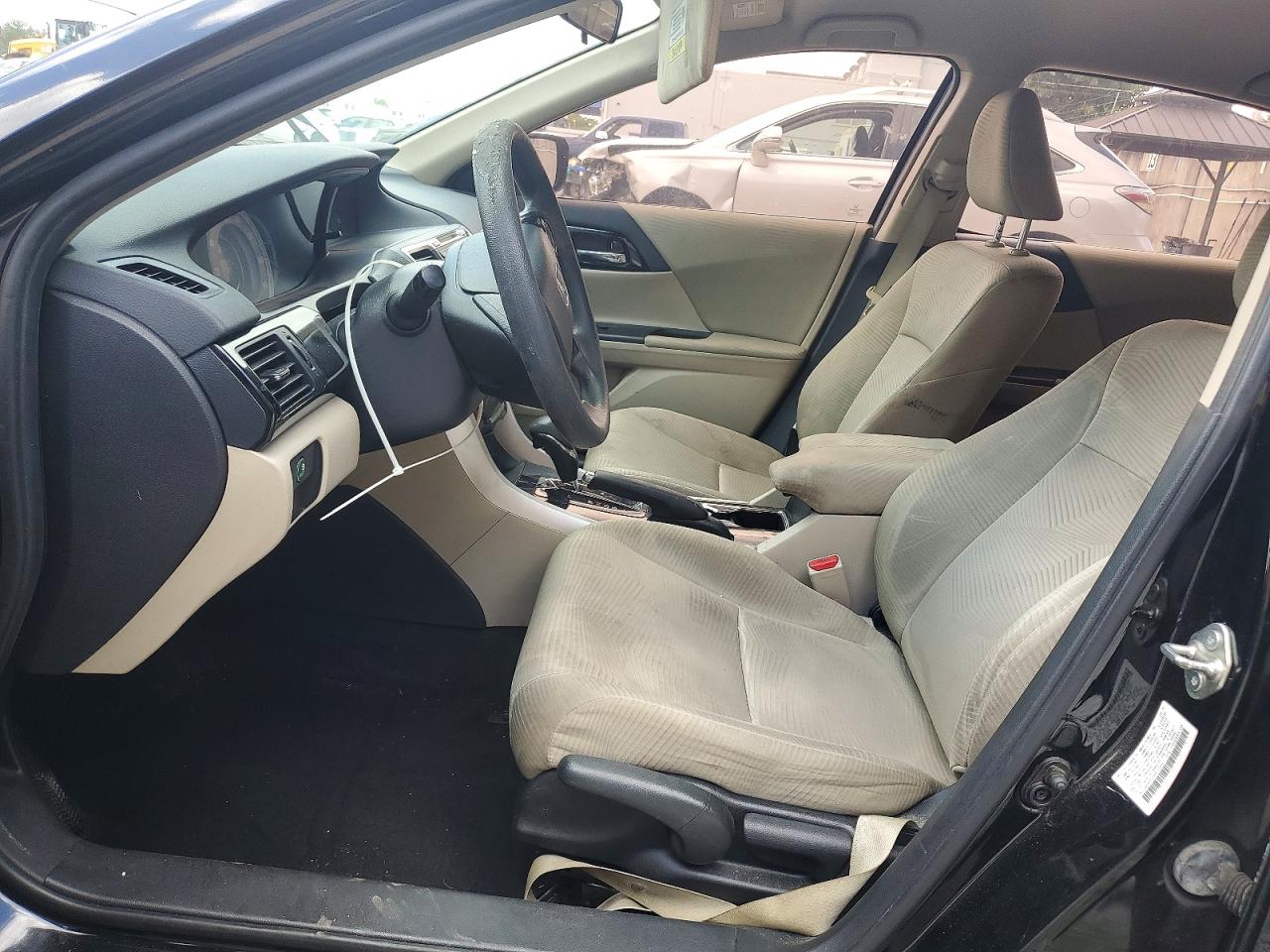 2016 HONDA ACCORD LX photo 19