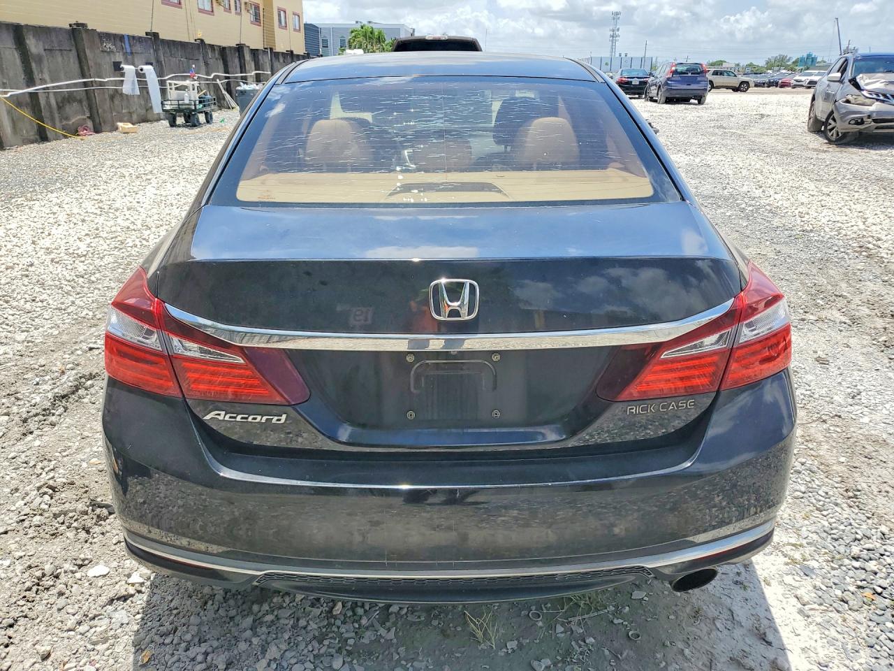 2016 HONDA ACCORD LX photo 16