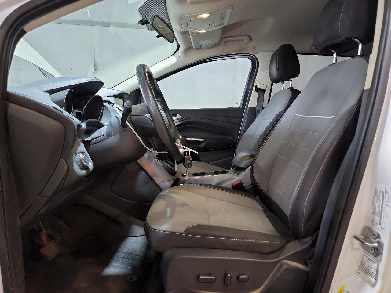 2015 FORD ESCAPE SE photo 19
