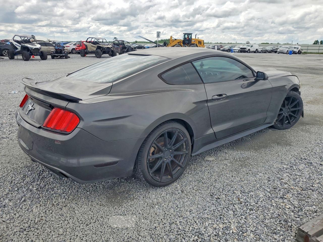 2015 FORD MUSTANG photo 5