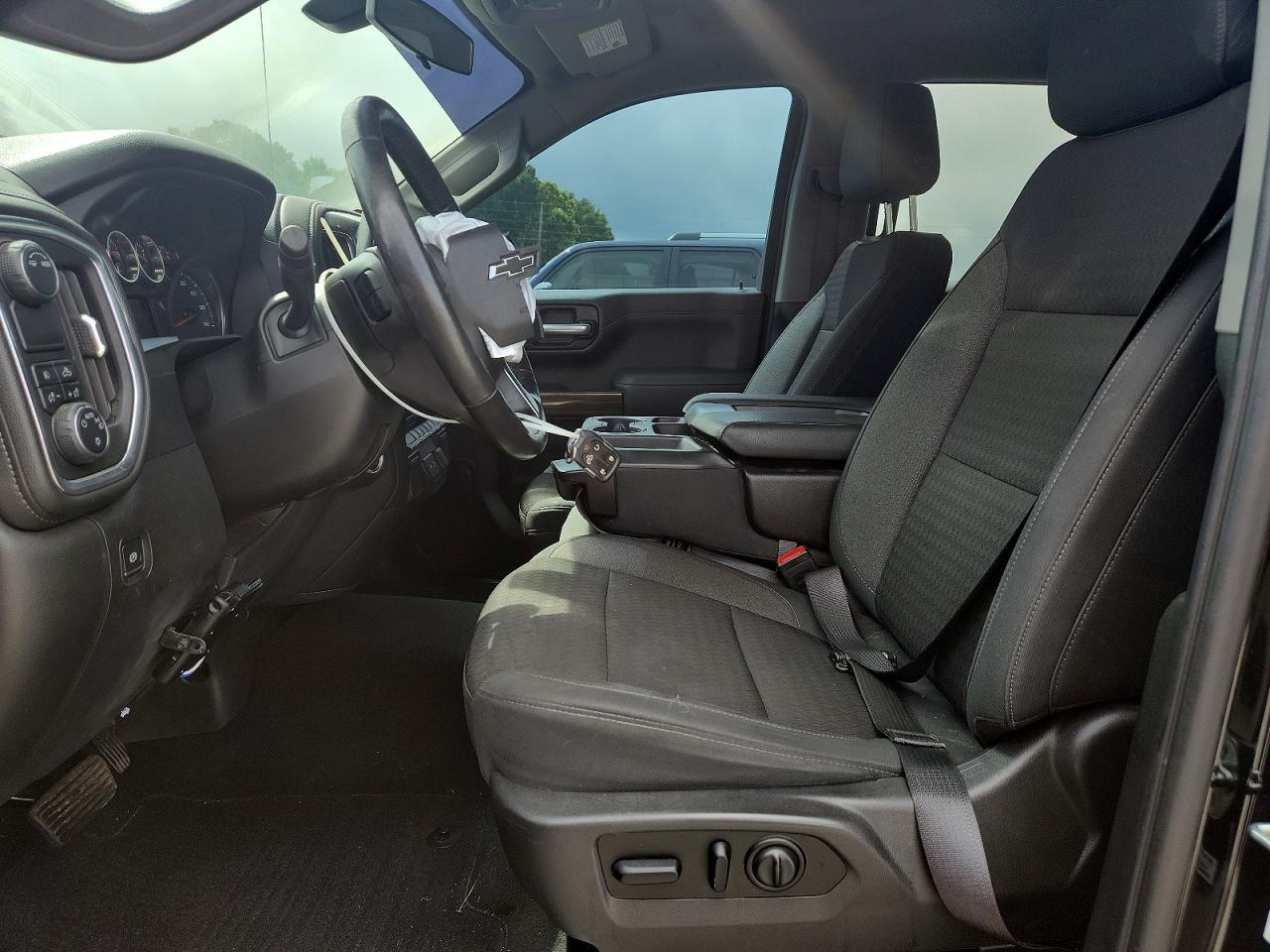 2020 CHEVROLET SILVERADO C1500 RST photo 13