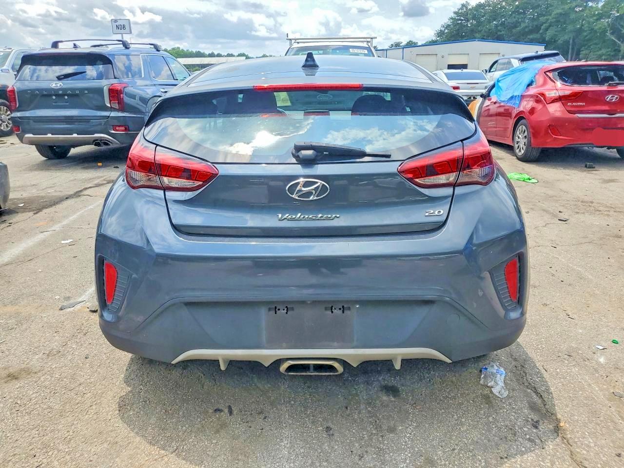 2019 HYUNDAI VELOSTER 2.0L photo 11