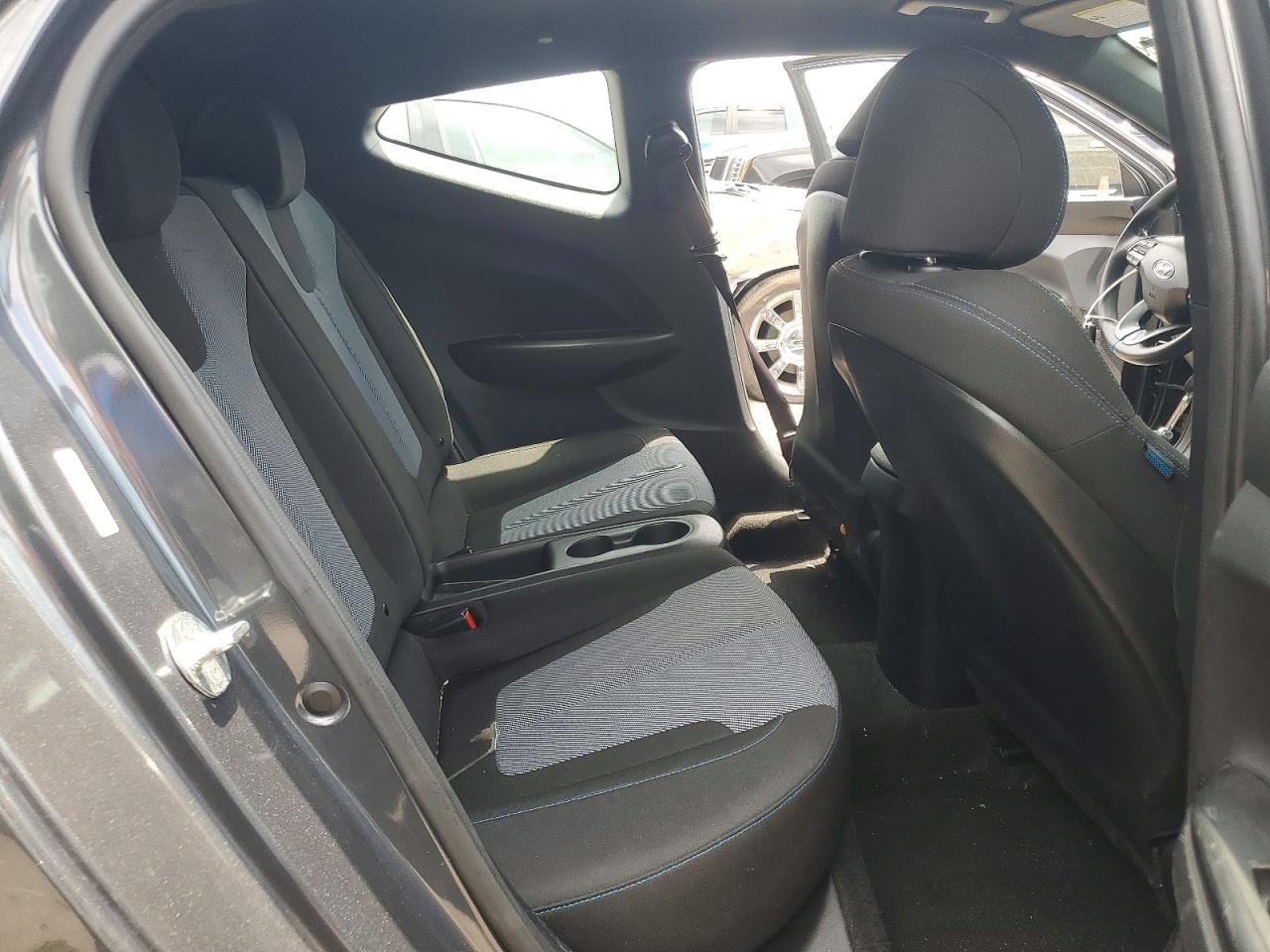 2019 HYUNDAI VELOSTER 2.0L photo 19