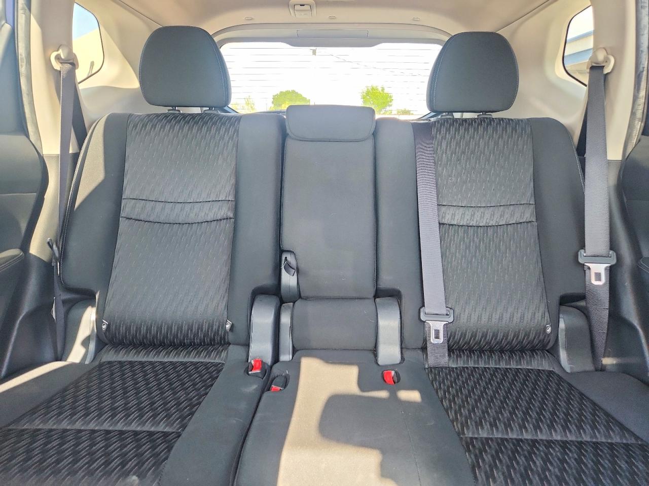 2017 NISSAN ROGUE SV photo 10