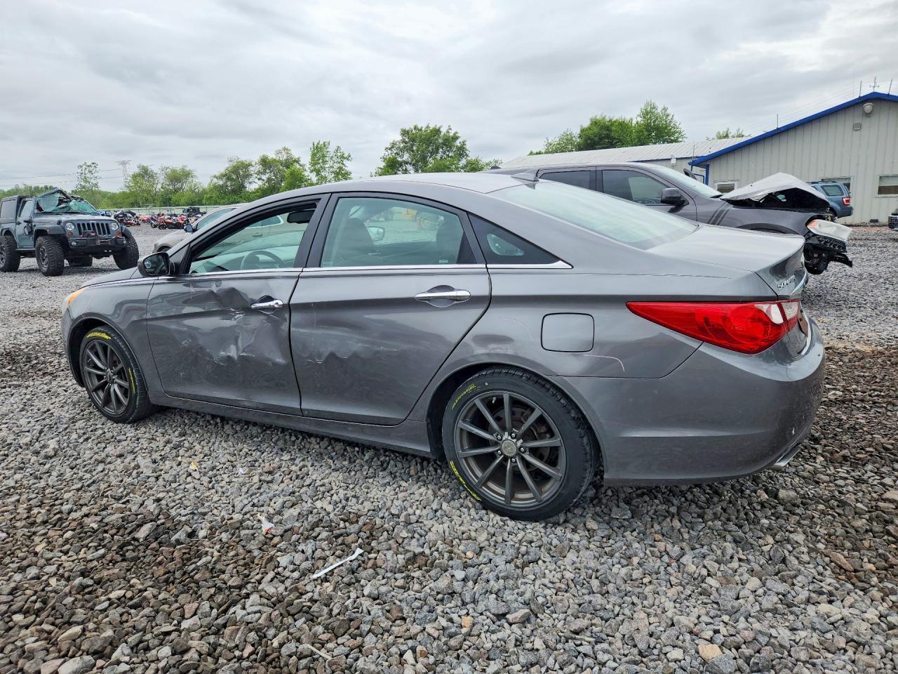 2012 HYUNDAI SONATA SE photo 4