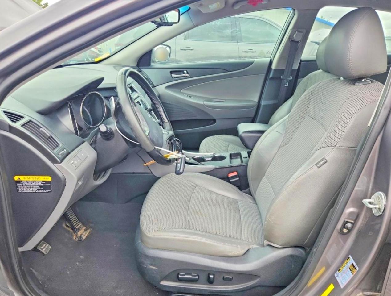 2012 HYUNDAI SONATA SE photo 19