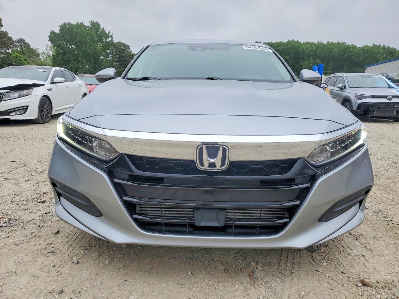 2018 HONDA ACCORD LX photo 9