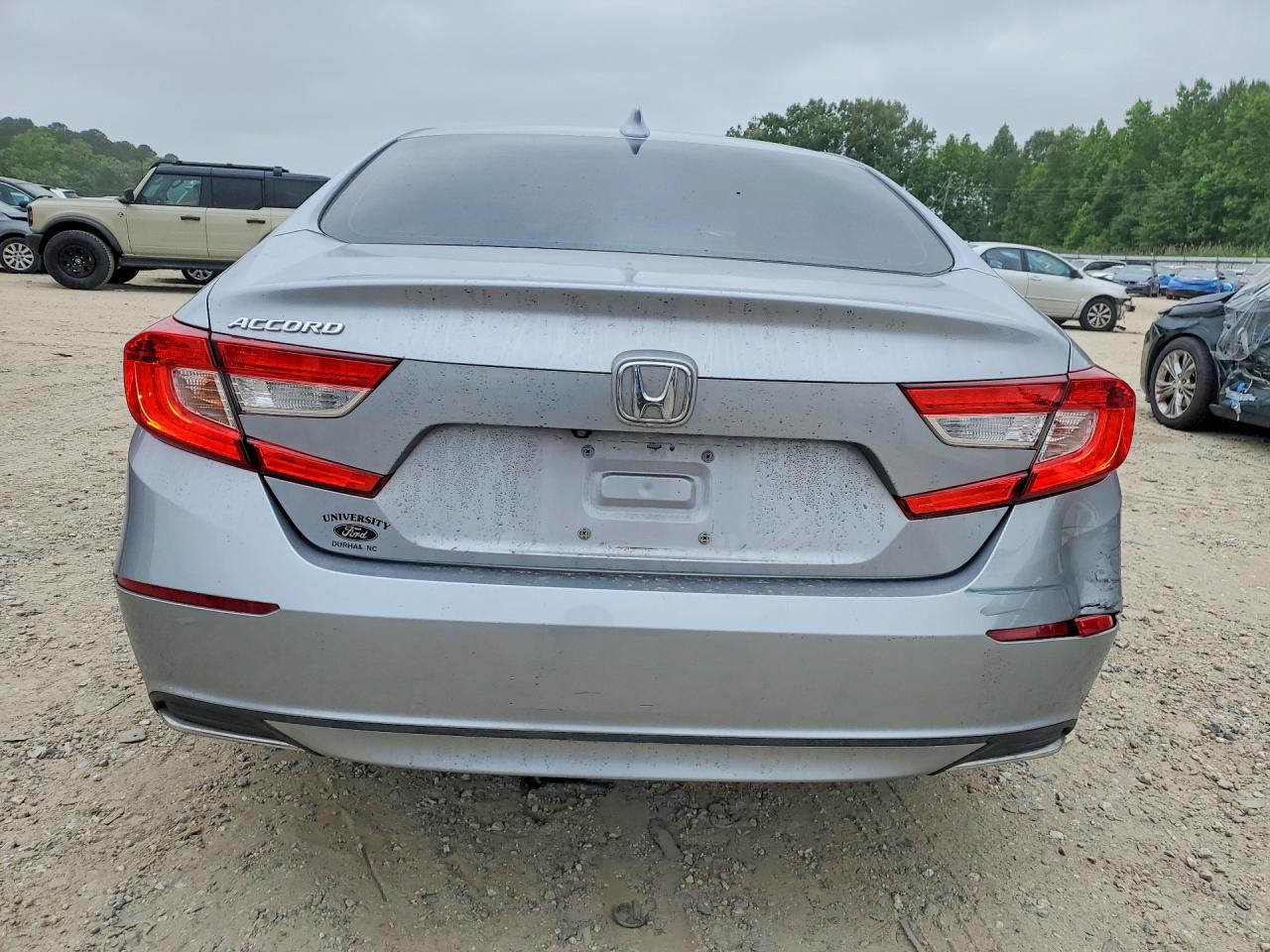 2018 HONDA ACCORD LX photo 11