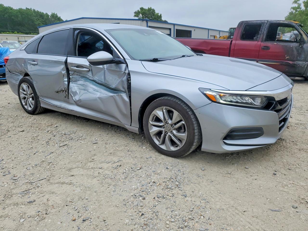 2018 HONDA ACCORD LX photo 7